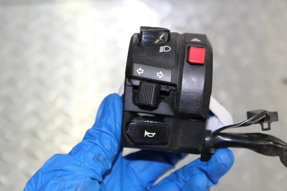 2006 SUZUKI GSXR750 LEFT CLIP ON HANDLE HORN SIGNALS SWITCH SWITCHES RASH - Image 2 of 4