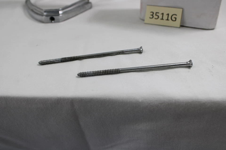 Oldsmobile Toronado 1973-1974 intermitente bisel/ajuste de estacionamiento - delantero derecho Foto 2 de 4