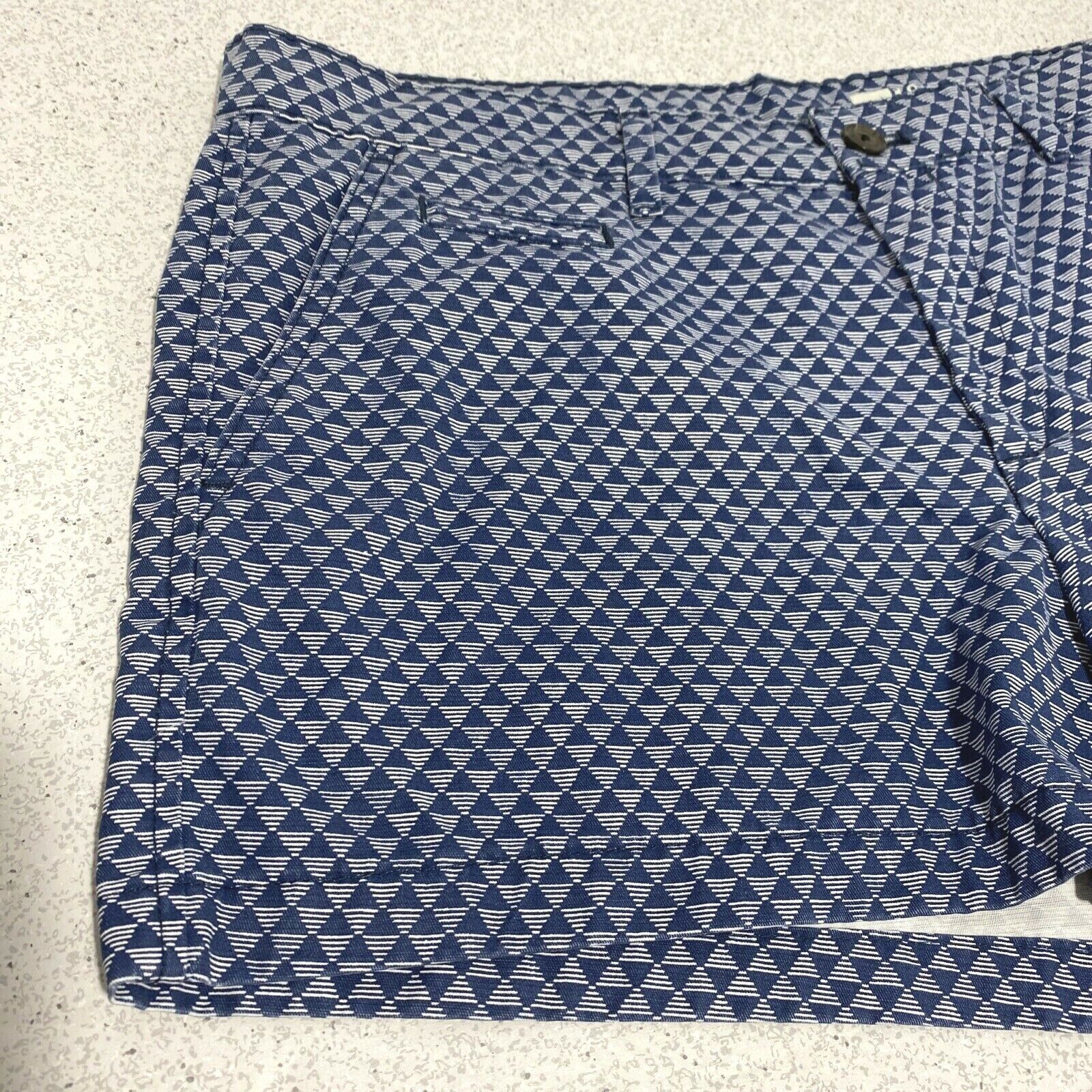 Gap tailored shorts womens sz 10R 3” inseam blue … - image 2