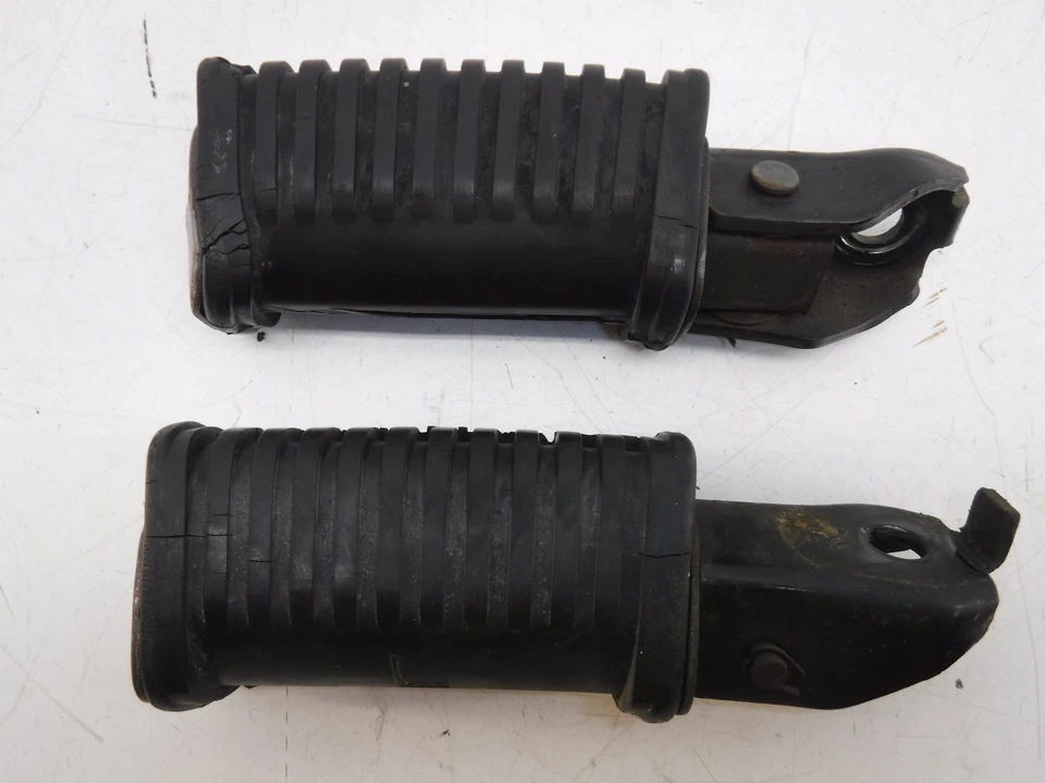 Yamaha XS850S 1980 REPOSAPIÉS DELANTEROS CLAVIJAS JUEGO PELDAÑOS PAR 2G2-27410-00-00 Foto 4 de 4