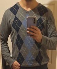 Stunning Mens Grey Tommy Hilfiger jumper Size L. In Excellent Condition