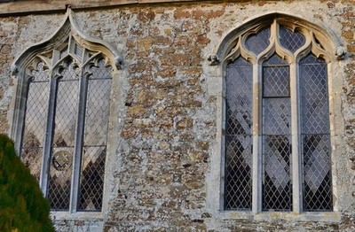 Foto A2 Appledore: Zwei nach Süden ausgerichtete Fenster Ende 14. Jh. 1 Appledore \/TQ9 c2016
