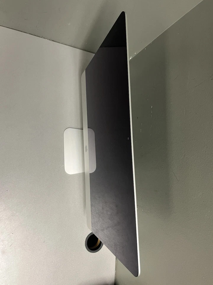 Apple iMac 21.5" Late 2015 A1418 i5-5575R 2.80GHz 8GB Ram 1TB HDD NO OS#2 - Image 4 of 4