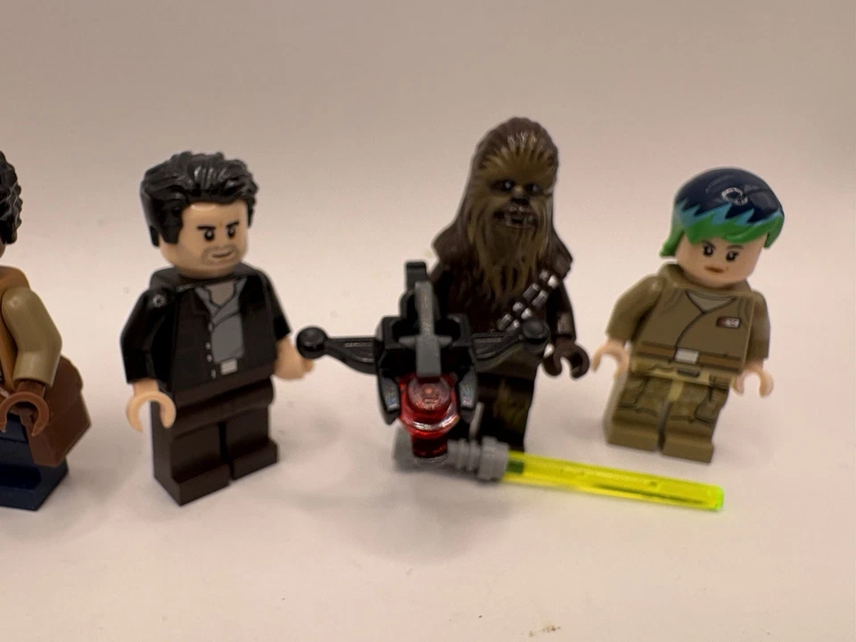 Lote de minifiguras LEGO Star Wars - Boolio, Chewbacca, Finn, Poe, Sabine Wren, C3PO Foto 3 de 3