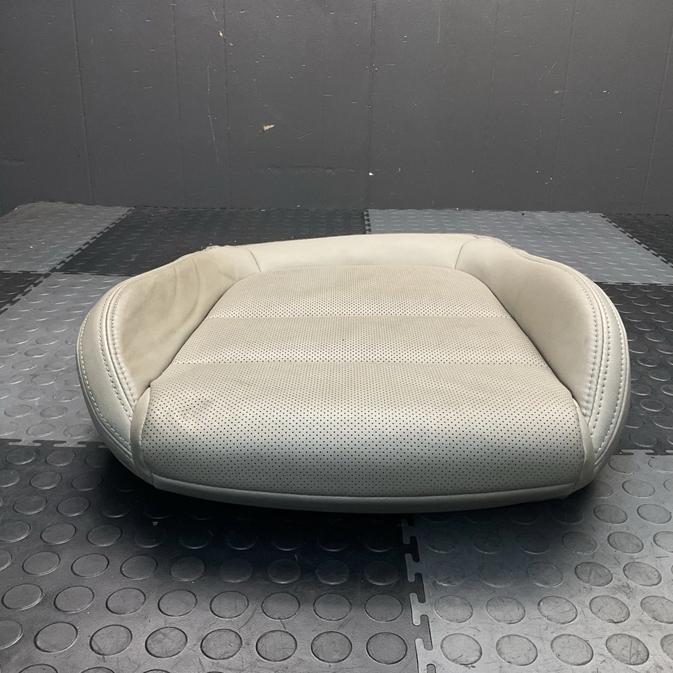 Cojín de asiento inferior del lado del pasajero delantero derecho Mazda 6 2014-2016 OEM Foto 3 de 4