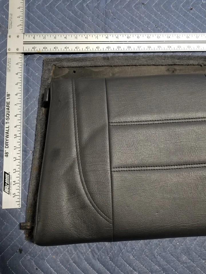 Заднее диванное сиденье 1998-2000 Volvo V70 S70 V70R *только нижнее* угольное от оригинального производителя No356an - Изображение 2 из 4