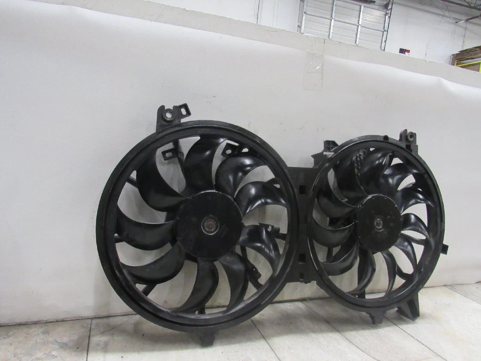 Motor de refrigeración eléctrico 11 12 13 INFINITI M37 Foto 3 de 3