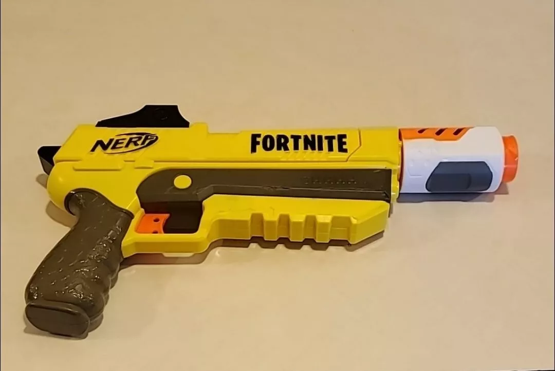 Fortnite SHHHH Nerf Gun. Yellow. WORKS!! With detachable silencer Tested