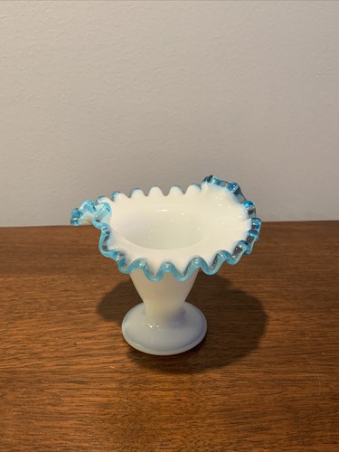 Vintage Fenton Milk Glass Ruffled Fan Edge Aqua Blue Crest Vase - Picture 2 of 4