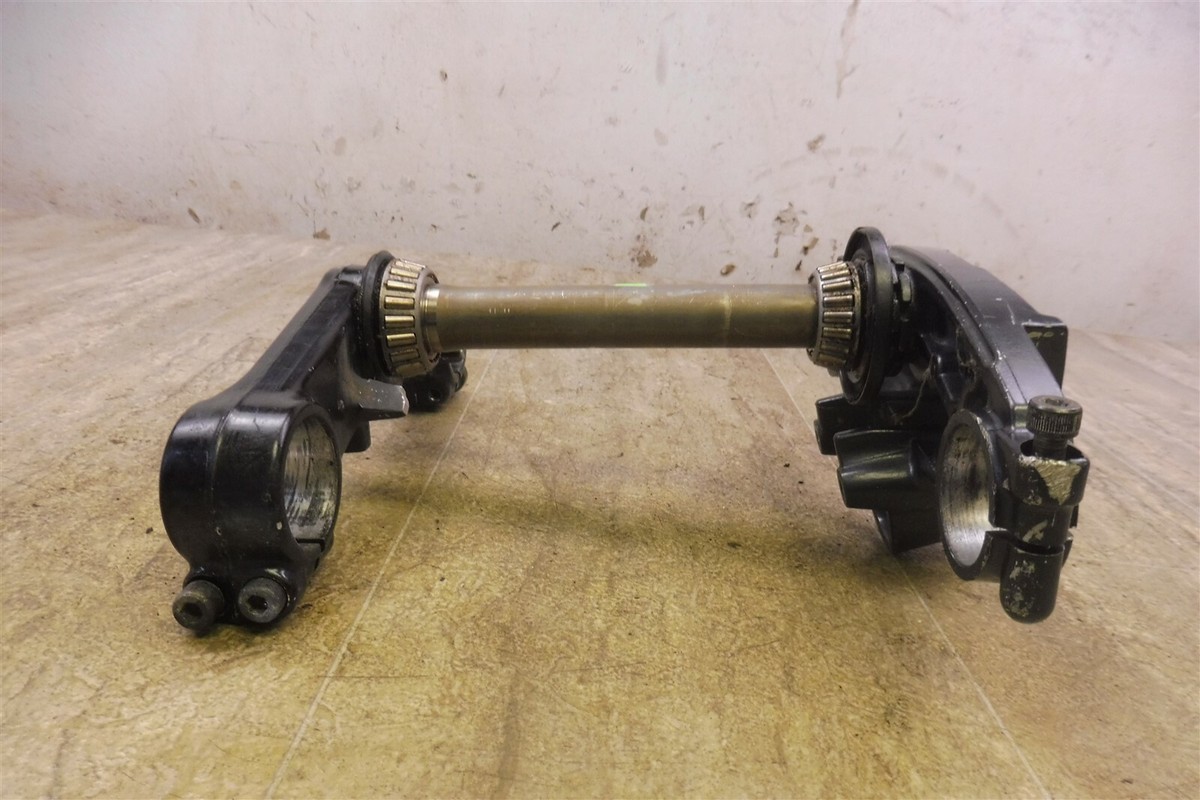 バキバキ　オブジェ 1999 Kawasaki ZX600 Ninja K153-1) triple tree steering stem