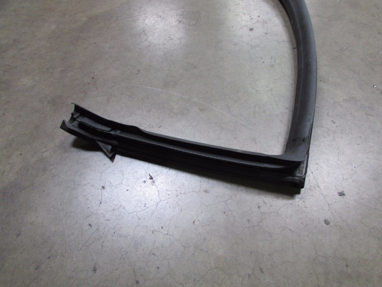 Ferrari 458 Italia, RH, Right Door Rubber Molding, On Body, Used P/N 81951400
