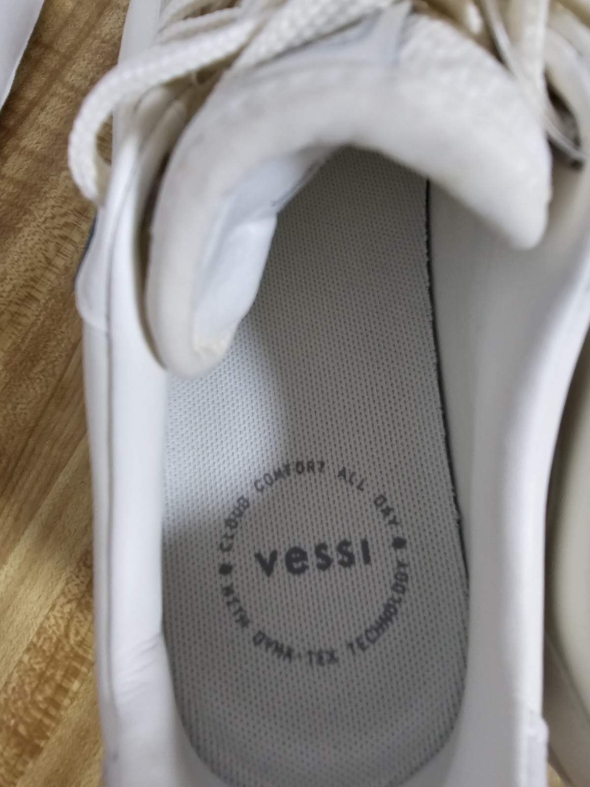 Vessi Courtside Classic Women's Size 8 Waterproof Sneakers Off-White NWOT thumbnail 5