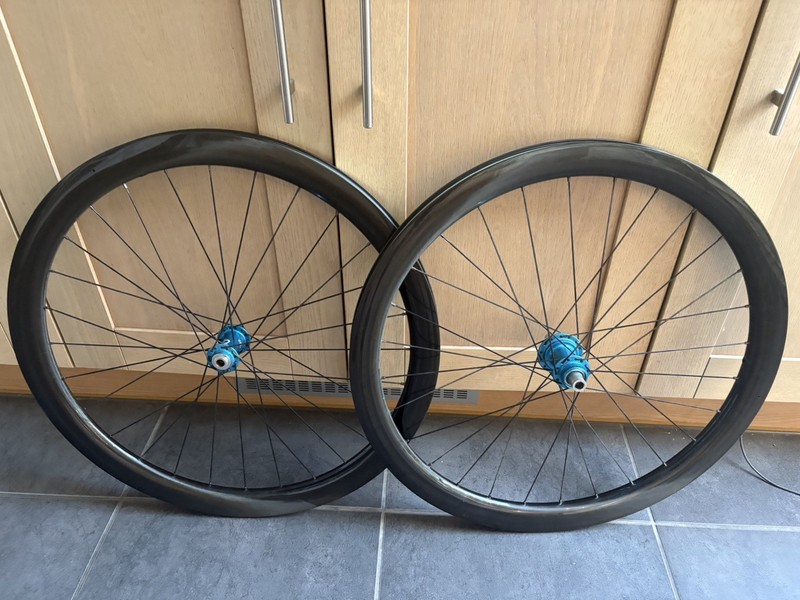 Industry Nine Torch Wheels XDR, CL 28h, Farsports 700c Carbon Rims 45x26 mm int.