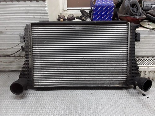 Volkswagen Touran I 2004 Ladeluftkühler 1K0145803 Diesel 77kW DEV440080