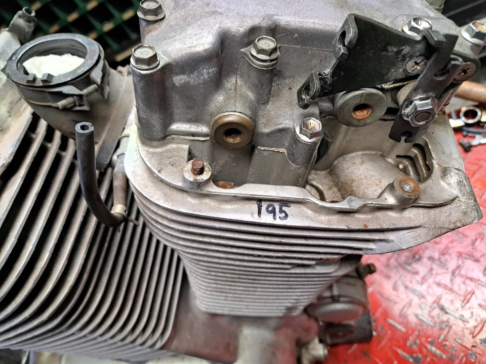 1995 Suzuki VS1400 motor intruso boa compressão baixa quilometragem completo - Imagem 3 de 4