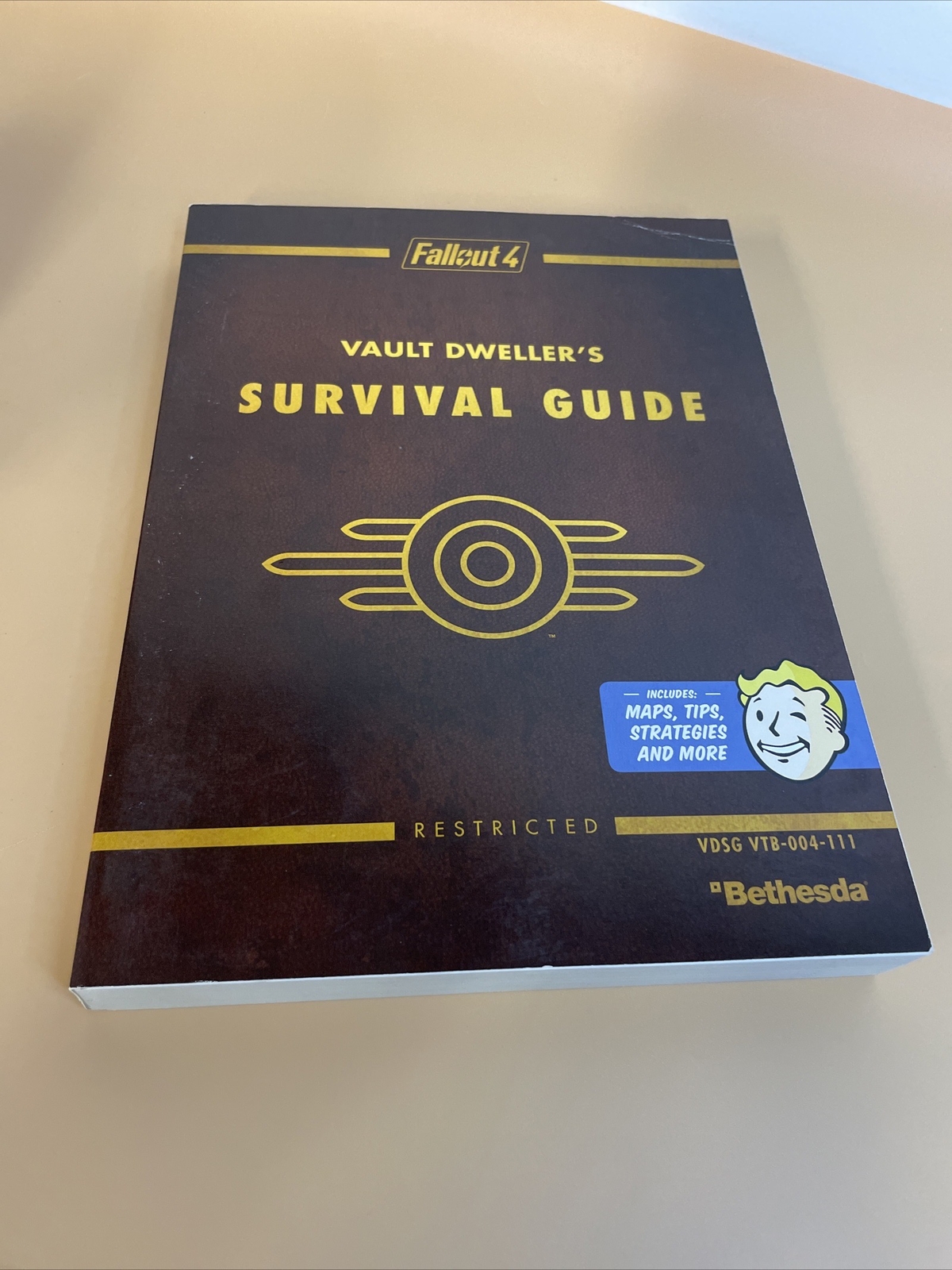 Fallout 4 Vault Dweller's Survival Guide: Prima Official Game Guide No ...