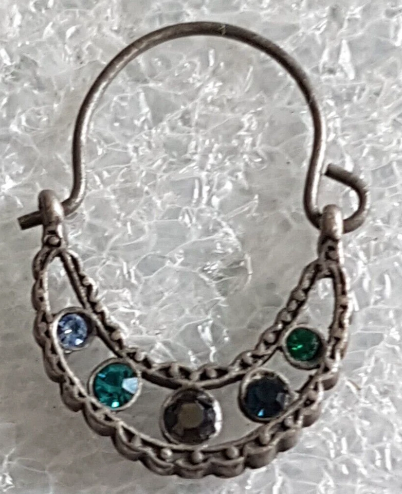 Vintage Costume Fashion Pewter Tone Half Moon Rhinestone Dangle Loop Earrings Foto 3 de 4