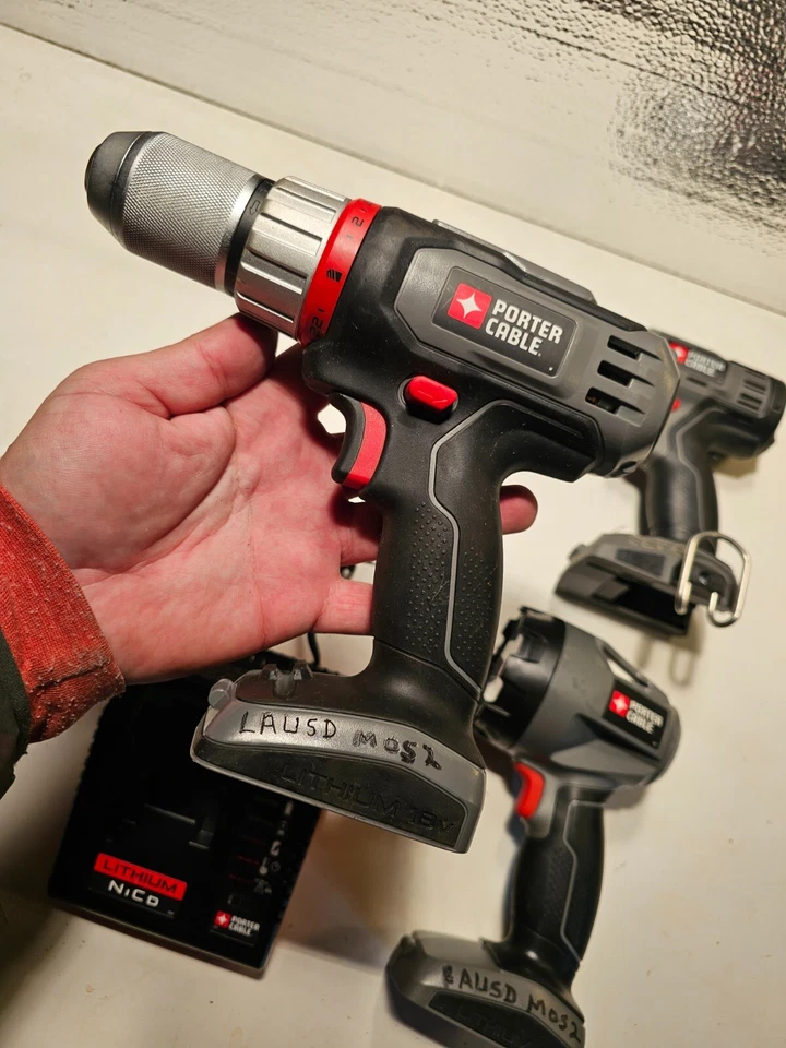 Lot of 4 Porter Cable 18V Tools PCL180ID PCL180D PC1800L PCXMVC Impact Drill - Image 2 of 4