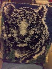 WHITE TIGER LATCH HOOK RUG