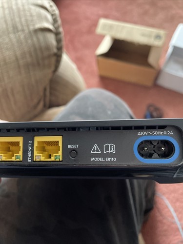 BNIB Sky Q Hub ER110 Wireless Router / Boxed with cables - Picture 5 of 14