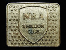 PD25133 VINTAGE 1970s  NATIONAL RIFLE ASSOCIATION 2 MILLION CLUB  BELT BUCKLE