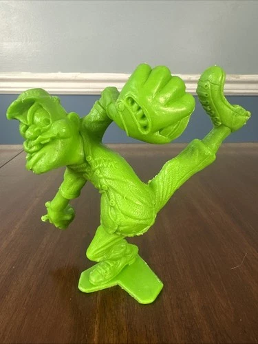 1963 Louis Marx Nutty Mads Bull Pen Boo Boo Figure Original Green Vintage