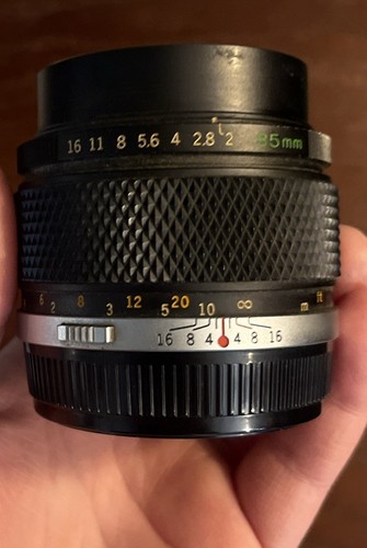 Olympus OM 85mm f/2 Zuiko MC Auto-T Telephoto Lens (Late Version) w/ Case + Caps - Picture 5 of 6
