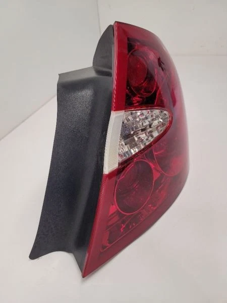 Luz trasera derecha pasajero Buick Allure 2005-2009 15899972 Foto 3 de 4