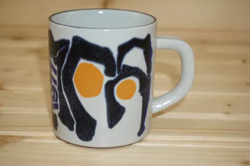 Royal Copenhagen Fajance Mug, 2 7/8"  1977   (G75)