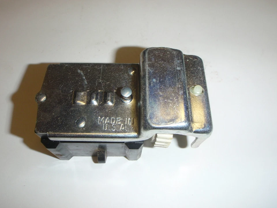 NUEVO HECHO EN EE. UU. Interruptor de faros 1977-1979 Mercury Cougar Lincoln Versailles Foto 3 de 4