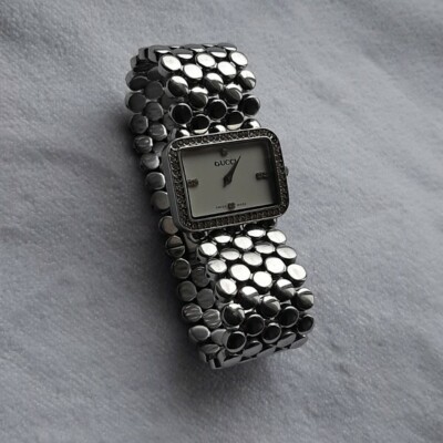 稀少 GUCCI(グッチ) G-Timeless Diamond Ladies Watch Gucci G-Timeless Slim Watch with Diamonds and Bracelet Strap