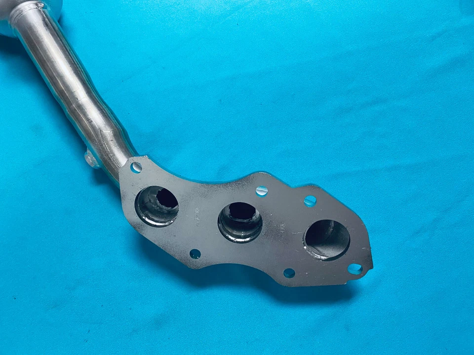 2006 To 2012 Lexus IS250/ IS300/ IS350 2.5L/3.0L/3.5L RWD P/Side Man. Converter Foto 2 de 4