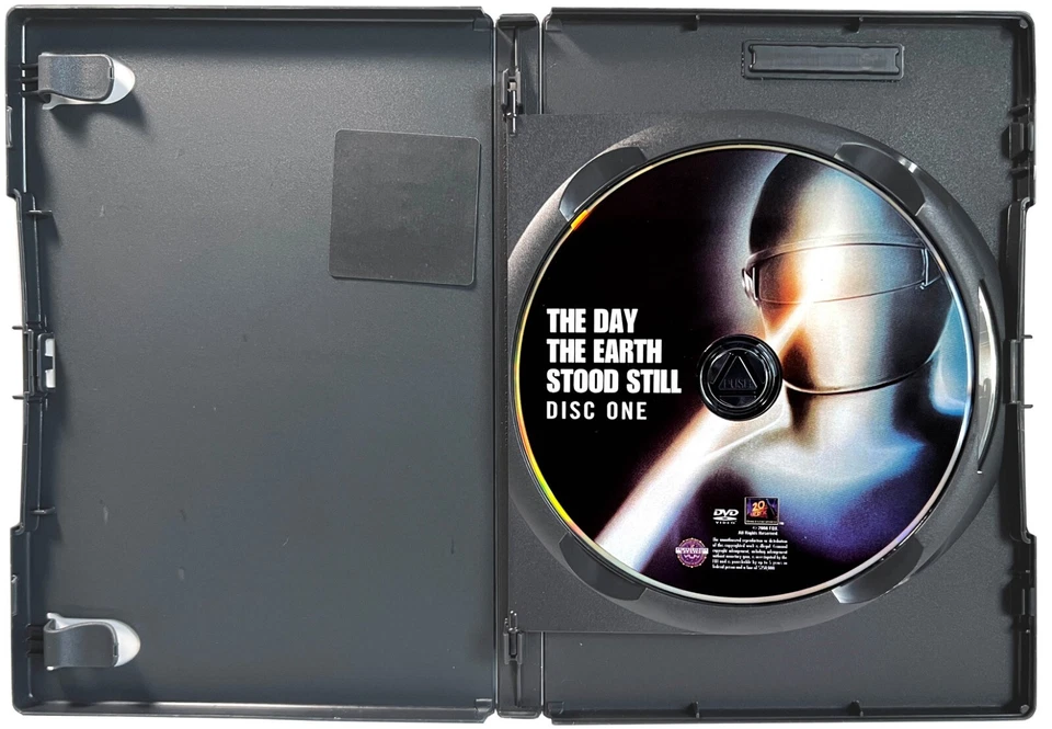 The Day the Earth Stood Still (2-Disc DVD, 1951, Special Ed)   Michael Rennie - Image 3 of 4