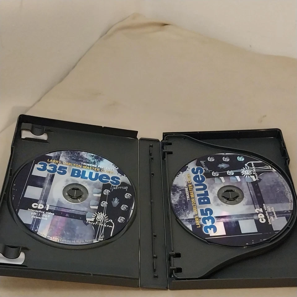 Truefire Presents:Larry Carlton Master Class-335 Blues Improv, Technique, Tone - Image 3 of 4