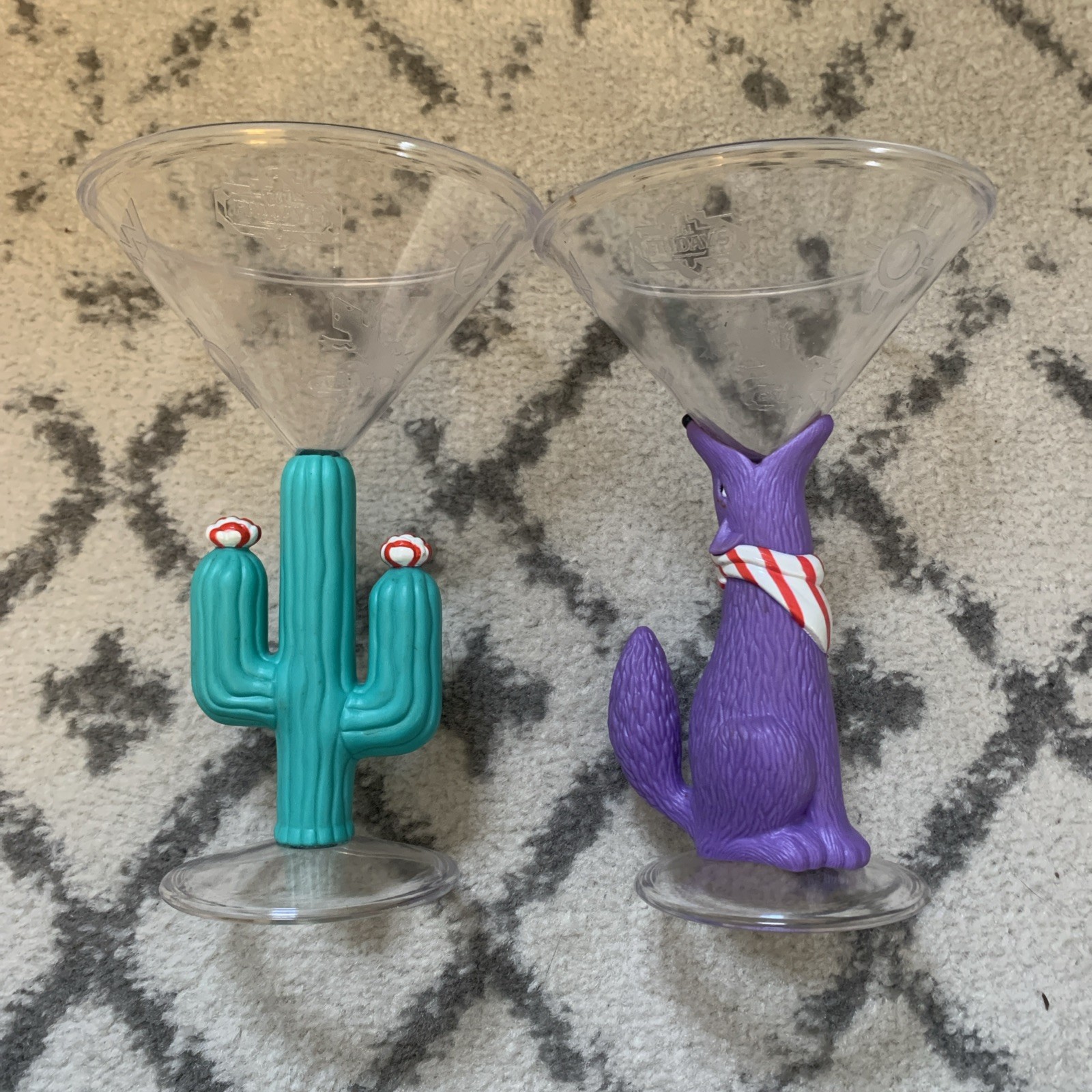 Vintage TGI Fridays margarita glasses coyote & cactus plastic happy hour glasses