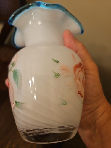 Fenton Art Glass Vase Vintage White Optic Swirl Blue Ruffled Rim Hand Painted - Picture 6 of 6