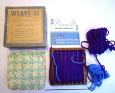 Weave-It by Donar 4" Square Hand Loom Original Box w/ sample & Needle Vintage