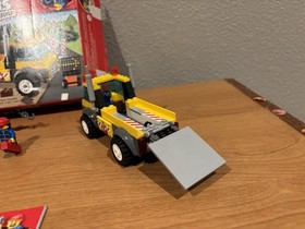 LEGO Juniors Set 10667, 10683 and 10673. 3 sets, all 99% complete, box + manuals