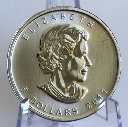 2011 $5 Canada Maple Leaf 1 ozt .9999 silver bullion coin - Buy 1 or 25 - Q23 - Picture 2 of 3