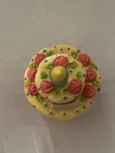 NEW Hinged Trinket Box -Birthday -Layer Cake With One Candle - Porcelain - Picture 3 of 6