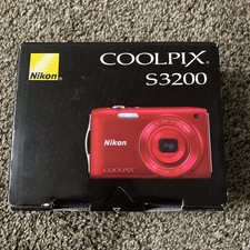 Nikon COOLPIX S3200 16MP Digital Camera Silver VERY GOOD W BOX Tested