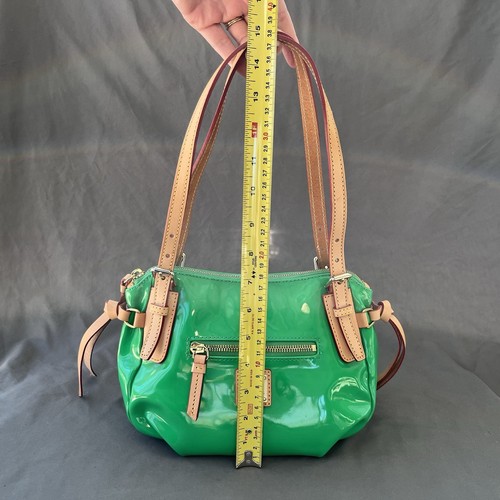 Dooney & Bourke Mini NINA Umhängetasche KELLY GREEN Lackleder Vacchetta Reißverschluss NM - Bild 4 von 16