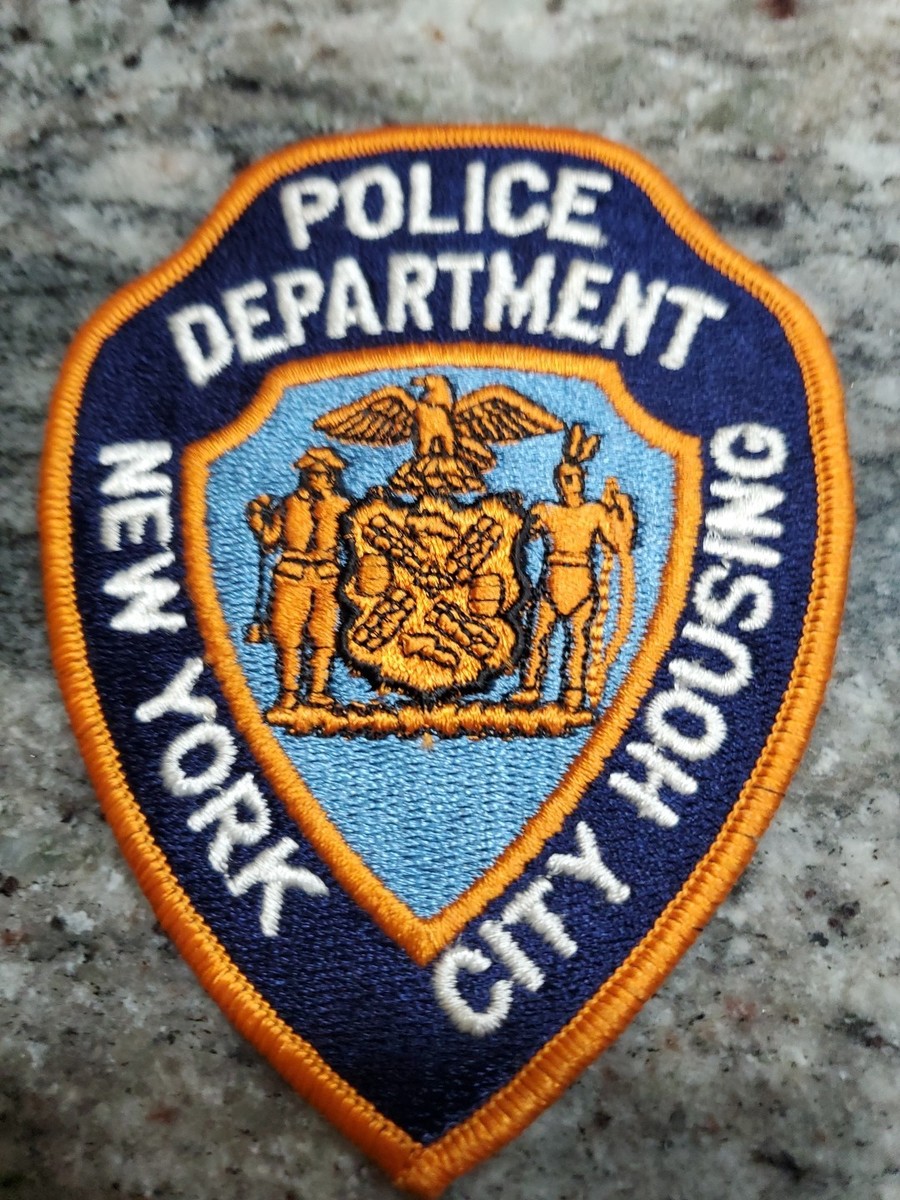 238.アメリカ　ポリスバッジ　NEW YORK CITY HOUSING 238.アメリカ ポリスバッジ NEW YORK CITY HOUSING - メルカリ