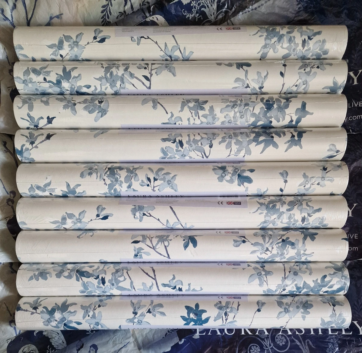 Papel tapiz floral Laura Ashley Forsythia Seaspray x 7 rollos precio disponible por rollo