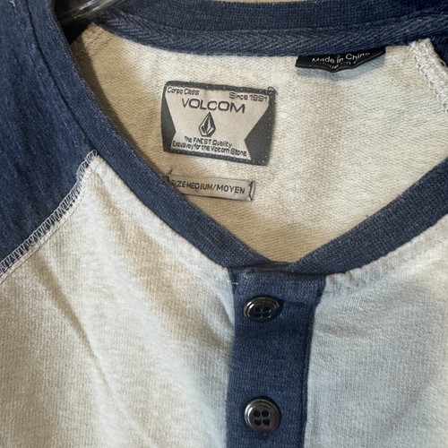 Volcom Tshirt Knit Long Sleeve Shirt raglan henley Mens M navy blue & cream - Picture 3 of 7