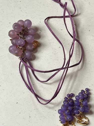 Vintage Demi lila Kordel mit Lavendel Kunststoff Perlen Traube Cluster Anhänger Halskette - Bild 8 von 10