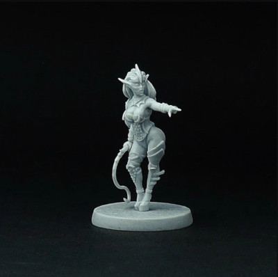 Brother Vinni Miniatures 28mm Female Dark Elf Warlock