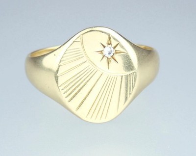 Super Vintage 1970s Solid 9K Gold Diamond Star Sun Signet Band Ring 1975 Sz 8.75