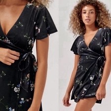 Urban Outfitters Velveteen Wrap Dress Mini Black Floral Short Sleeve S V-Neck