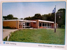 Klein Rinnegom. Egmond. NJHC - herberg. AK farbig. Gebäudeansicht, Auffahrt, Nie